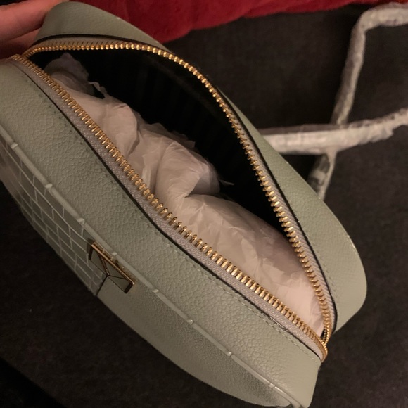 Victoria secret shoulder bag - Picture 5 of 6